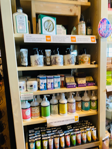 American Restaurant «Cracker Barrel Old Country Store», reviews and photos, 13833 W Hillsborough Ave, Tampa, FL 33635, USA