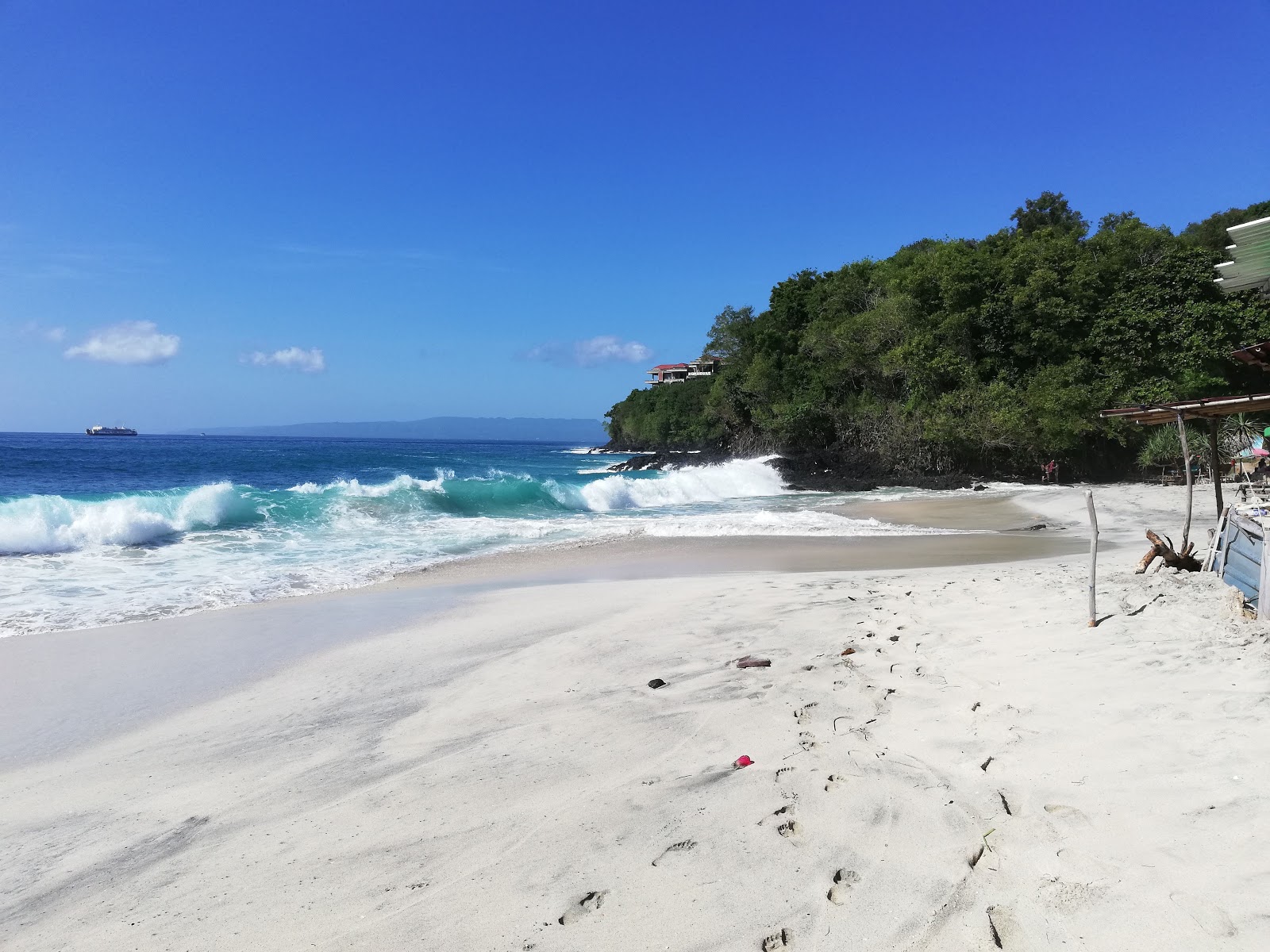 Foto von Bias Tugel Beach und die siedlung