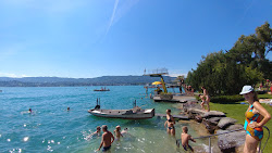 Photo de Strandbad Tiefenbrunnen avec un rivage spacieux