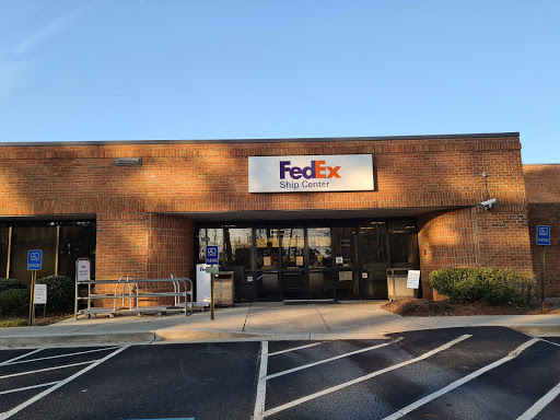 Shipping and Mailing Service «FedEx Ship Center», reviews and photos, 1525 Morrison Pkwy, Alpharetta, GA 30009, USA