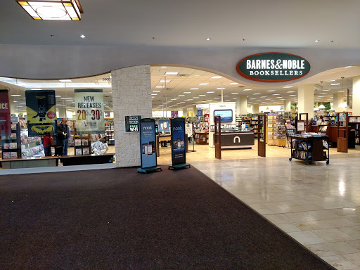 Book Store «Barnes & Noble», reviews and photos, 3000 Prairie Center Dr, Eden Prairie, MN 55344, USA
