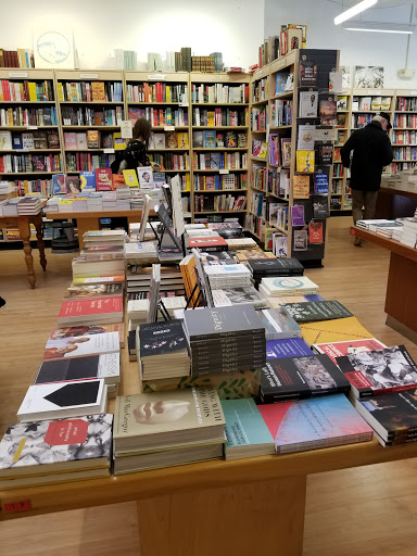 Book Store «Labyrinth Books», reviews and photos, 122 Nassau St, Princeton, NJ 08542, USA