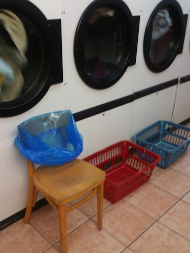 Comments and reviews of Dawley Launderette
