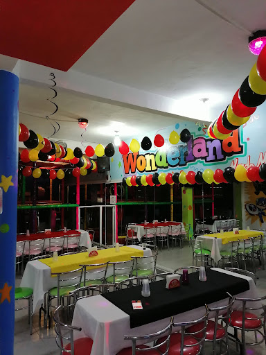 Salón Infantil Wonderland