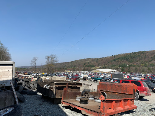 Salvage Yard «EZ Pull & Save Auto Parts», reviews and photos, 2401 Summer Valley Rd, New Ringgold, PA 17960, USA