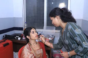 Zee Beauty salon UNISEX image