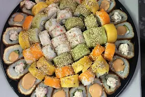 Kamakura Roll - Sushi y especialidades en comida japonesa image