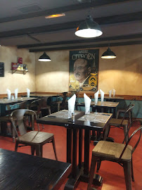 Atmosphère du Restaurant La Mangoune à La Chapelle-Saint-Luc - n°10