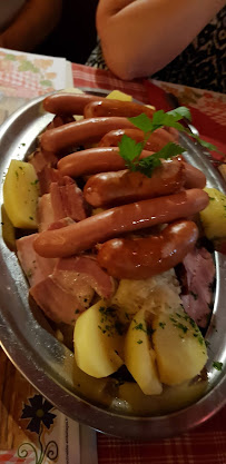 Choucroute d'Alsace du Restaurant de spécialités alsaciennes CAVEAU HEUHAUS à Eguisheim - n°9