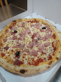 Plats et boissons du Pizzeria Top Pizza - Feu de Bois à Marseille - n°16