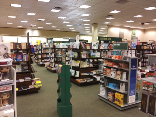 Book Store «Barnes & Noble», reviews and photos, 3651 Jefferson Davis Hwy, Alexandria, VA 22305, USA