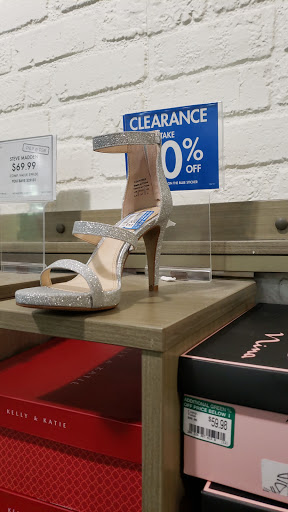Shoe Store «DSW Designer Shoe Warehouse», reviews and photos, 4741 Ashford Dunwoody Rd, Dunwoody, GA 30338, USA