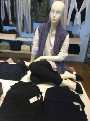 Clothing Store «Gap», reviews and photos, 673 Collins Ave, Miami Beach, FL 33139, USA