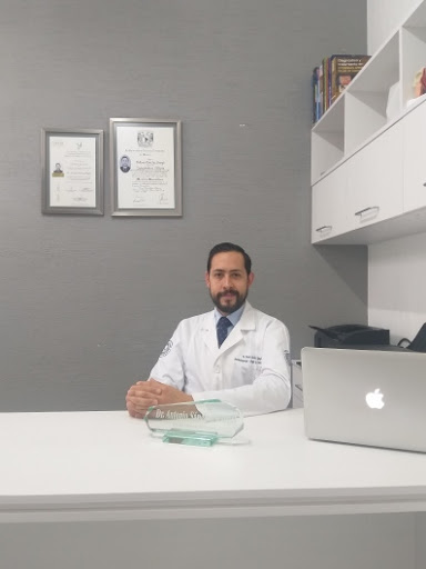 Dr. Antonio Sánchez Rangel, Otorrinolaringólogo