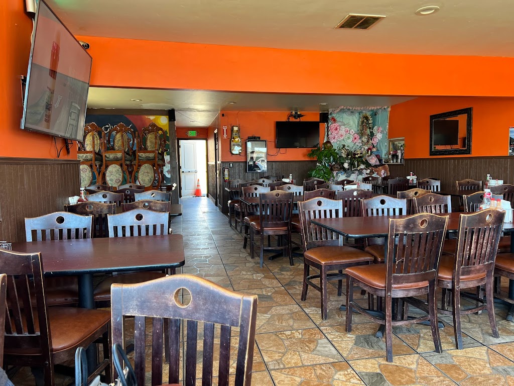 Taqueria El Chavinda 93905