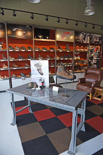 Shoe Store «Red Wing», reviews and photos, 1275 Randall Rd #101, Crystal Lake, IL 60014, USA