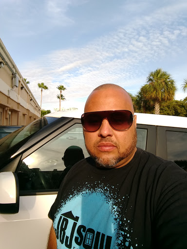 Barber Shop «Rays Barber Shop & Hairstyling», reviews and photos, 12125 Biscayne Blvd, North Miami, FL 33181, USA