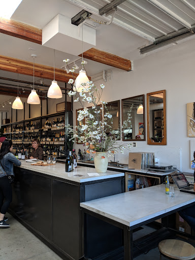 Wine Store «Oakland Yard Wine Shop», reviews and photos, 420 40th St, Oakland, CA 94609, USA