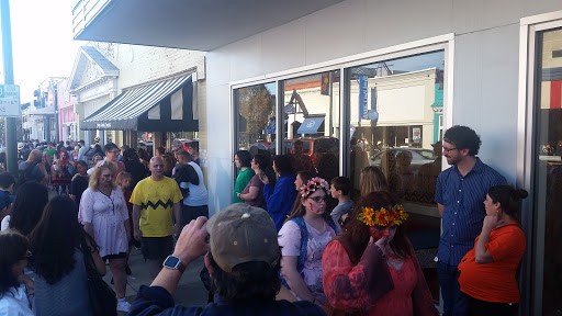 Thrift Store «Goodwill Second Debut Carytown», reviews and photos, 3114 W Cary St, Richmond, VA 23221, USA