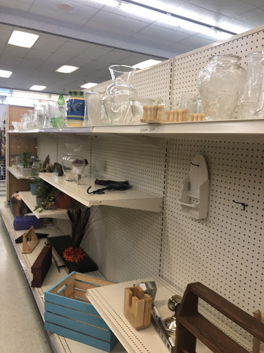 Thrift Store «Downtown Rescue Mission Thrift Store», reviews and photos