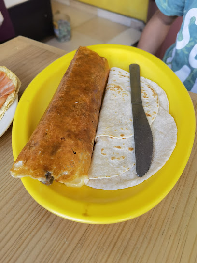 TORTAS Y CHILAQUILES LA ESTACIóN