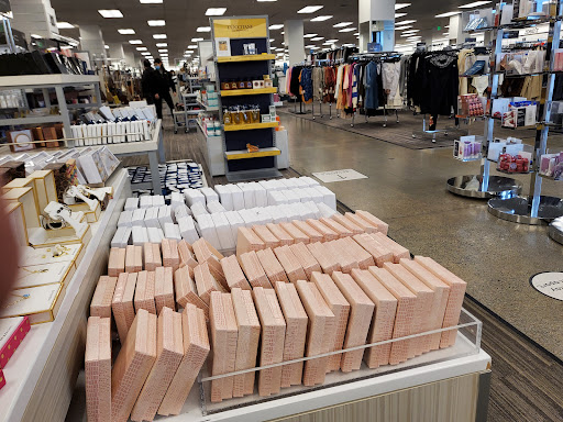 Department Store «Nordstrom Rack», reviews and photos, 401 NE Northgate Way #304, Seattle, WA 98125, USA