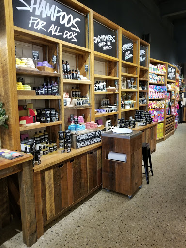 Cosmetics Store «LUSH», reviews and photos, 4999 Old Orchard Shopping Center K23, Skokie, IL 60077, USA