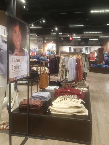 Clothing Store «L.L.Bean», reviews and photos, 701 Lynnhaven Pkwy, Virginia Beach, VA 23452, USA