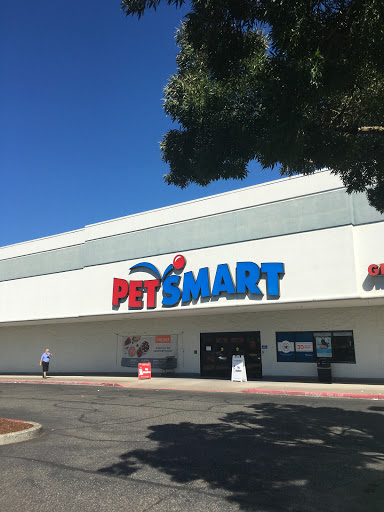 Pet Supply Store «PetSmart», reviews and photos, 7501 SW Dartmouth St, Tigard, OR 97223, USA