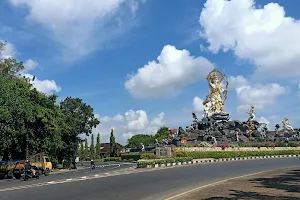 Patung Titi Banda image