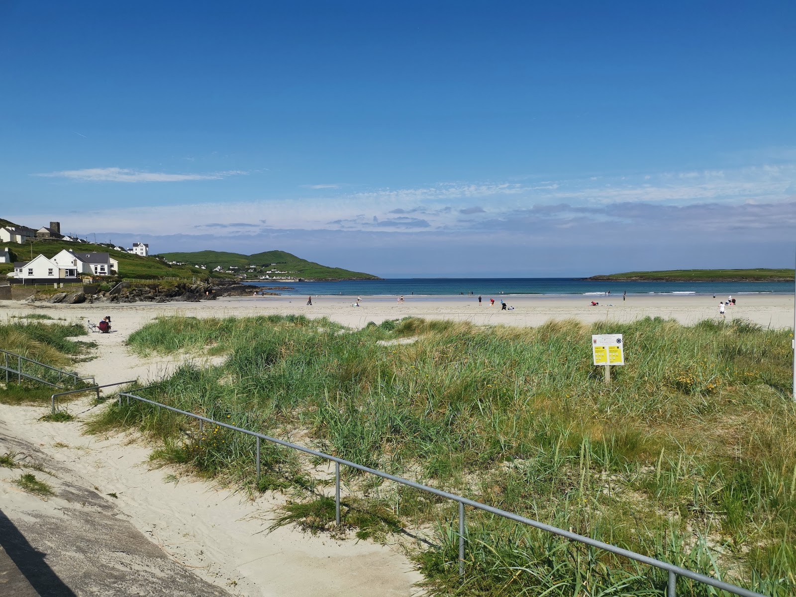 Foto von Narin-Portnoo Beach und die siedlung