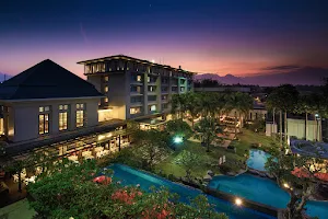 HARRIS Hotel and Conventions Malang image