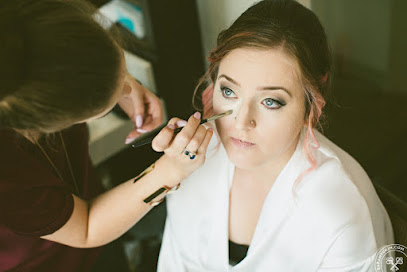 Lianne Moseley Makeup Artist (Lustredust)