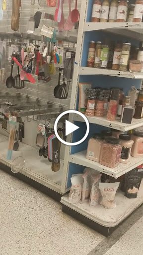 Clothing Store «Ross Dress for Less», reviews and photos, 921 E Commercial Blvd, Oakland Park, FL 33334, USA