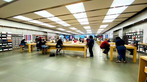 Computer Store «Apple King of Prussia», reviews and photos, 160 N Gulph Rd, King of Prussia, PA 19406, USA