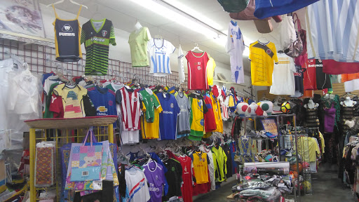 Sporting Goods Store «Deportes Y Mas», reviews and photos, 1517 SE 6th Ave, Topeka, KS 66607, USA