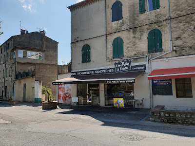 Pain Viennoiserie Sandwiches D'un Pain À L'autre à Céret