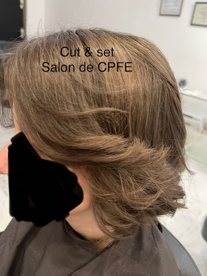Salon de CPFE (coiffure pour les femmes et les enfants)