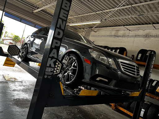 Tire Shop «L & R Tire Shop - Total Car Care», reviews and photos, 6923 W Hillsborough Ave, Tampa, FL 33634, USA