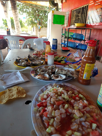 Restaurante de mariscos y comida esmeralda - Rosal, 82780 Celestino Gazca Villaseñor, Sin., Mexico