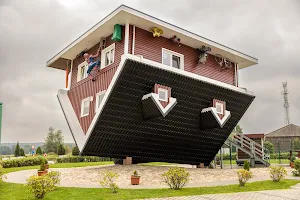 THE CRAZY HOUSE image