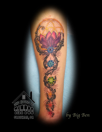 Tattoo Shop «House of Tattoo», reviews and photos, 825 Mt Hood Hwy, Gresham, OR 97080, USA