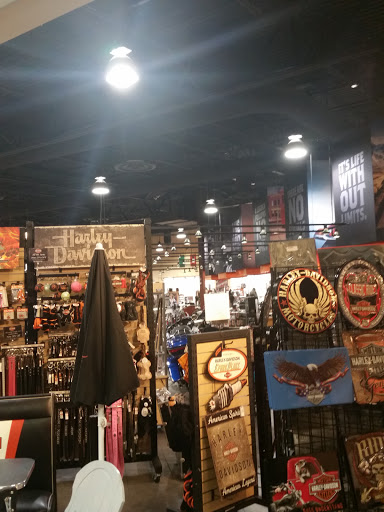 Motorcycle Dealer «Caliente Harley-Davidson», reviews and photos, 7230 NW Loop 410, San Antonio, TX 78245, USA