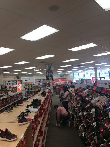 Shoe Store «Famous Footwear», reviews and photos, 2018 S Commons, Federal Way, WA 98003, USA