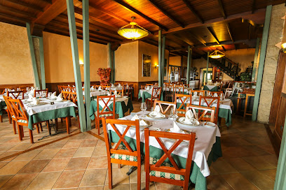 Restaurante Arcos de la Laguna - Carretera Gran Canaria, 21, 35340 Valleseco, Las Palmas, Spain
