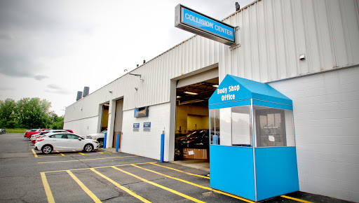 Car Dealer «Vic Canever Chevrolet», reviews and photos, 3000 Owen Rd, Fenton, MI 48430, USA