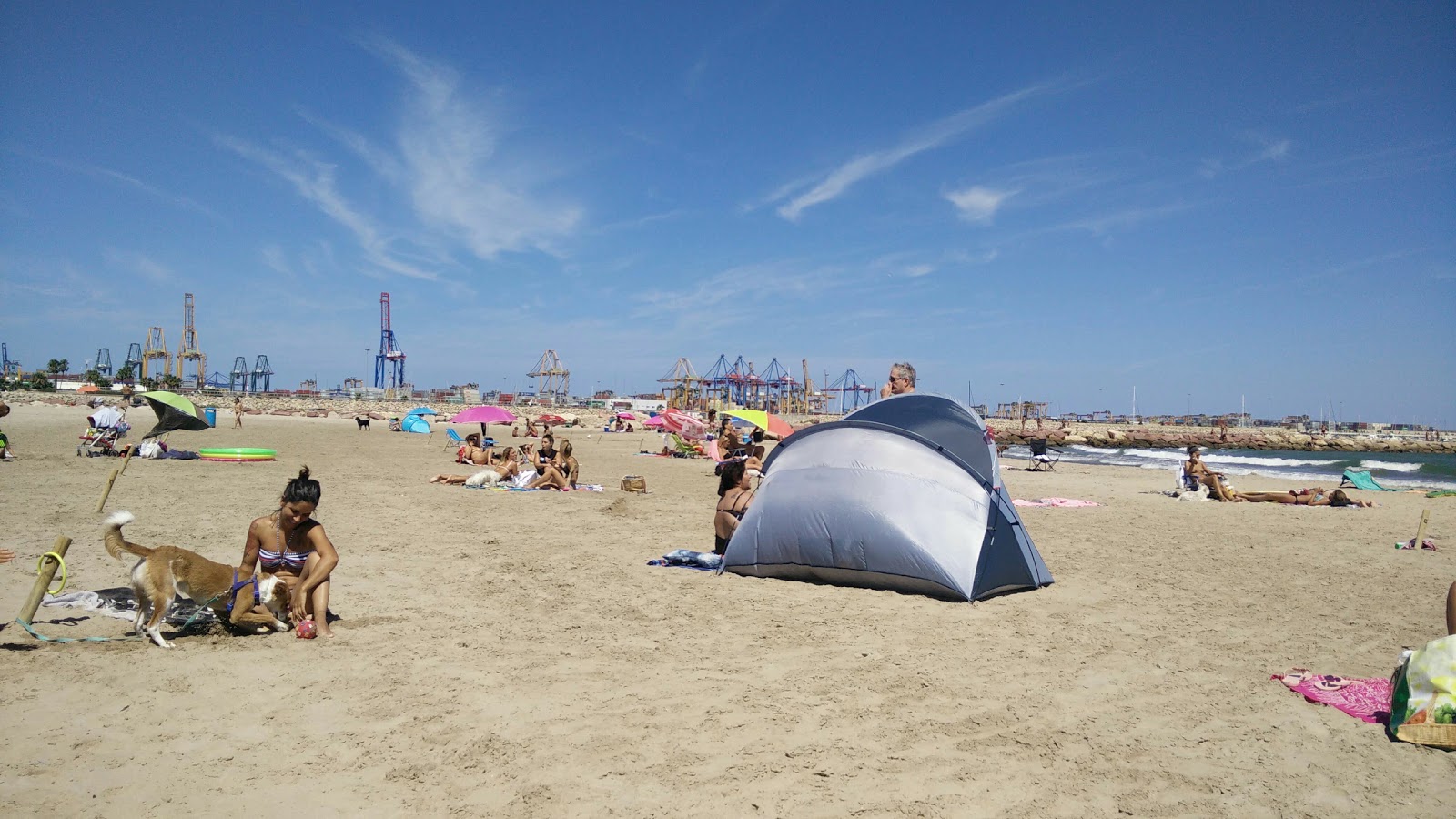 Photo of Pinedo Beach with partly clean level of cleanliness