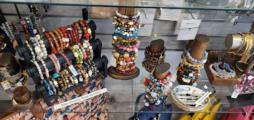 Jewelry Store «Knock Knock Boutique», reviews and photos, 110 W Chocolate Ave, Hershey, PA 17033, USA