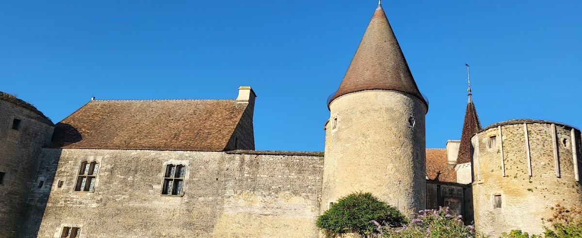 Hostellerie du Château LA TABLE DE GUILLAUME à Chateauneuf (Côte-d'Or 21)
