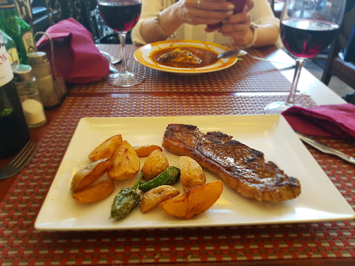 Tapas Y Vinos Grupo Saltoki